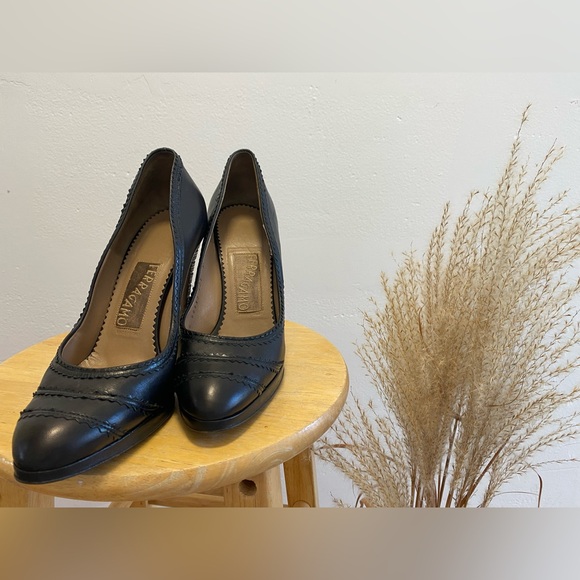 Salvatore Ferragamo Shoes - Ferragamo Black Leather Heels with Scallop details